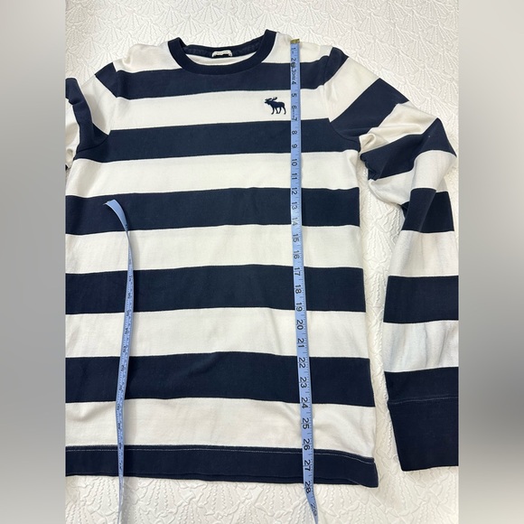 Abercrombie & Fitch Blue and White Long Sleeve Tee - Picture 4 of 8